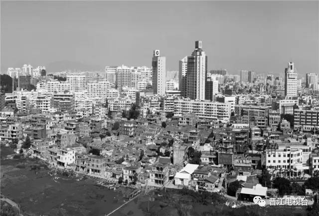 家在岁月变迁中的变化,家乡在不经意间变得越来越美