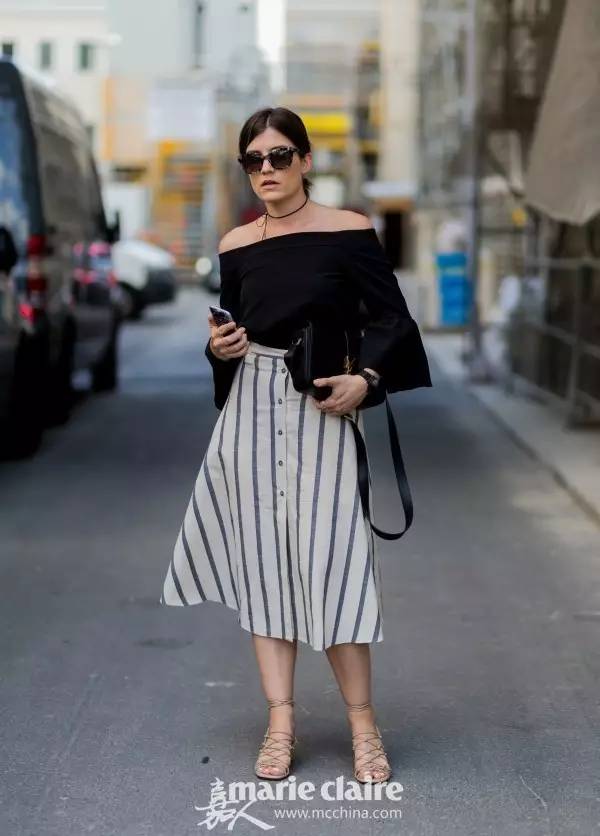 黑白条纹搭配墨绿色,黑白条纹搭配主题