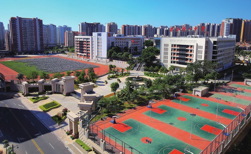 家在岁月变迁中的变化,家乡在不经意间变得越来越美