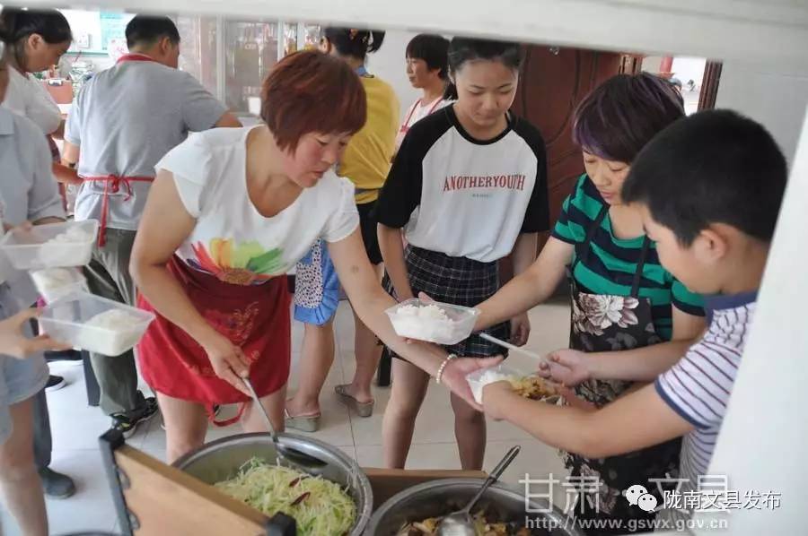 突如其来的冰雹让人措手不及,突如其来的地震告诉我们珍惜当下