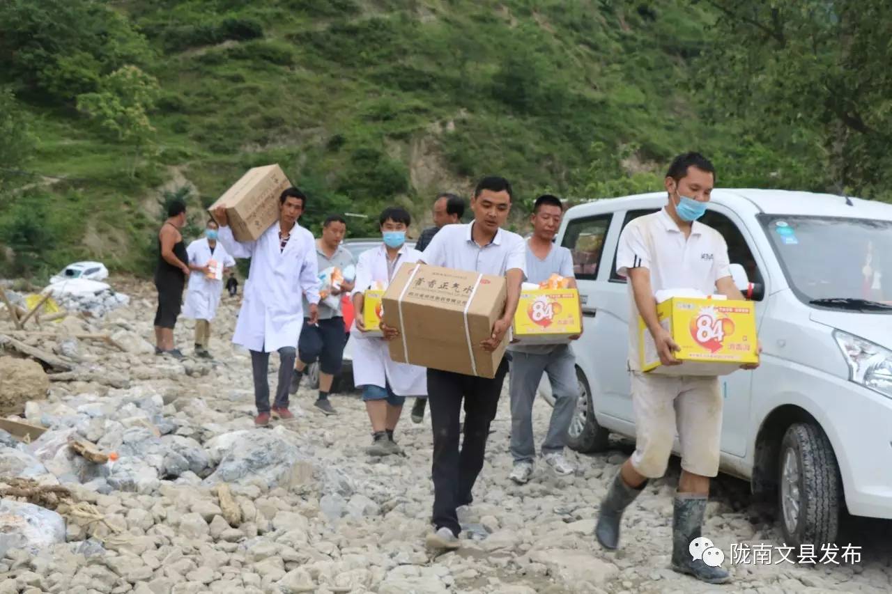 突如其来的冰雹让人措手不及,突如其来的地震告诉我们珍惜当下