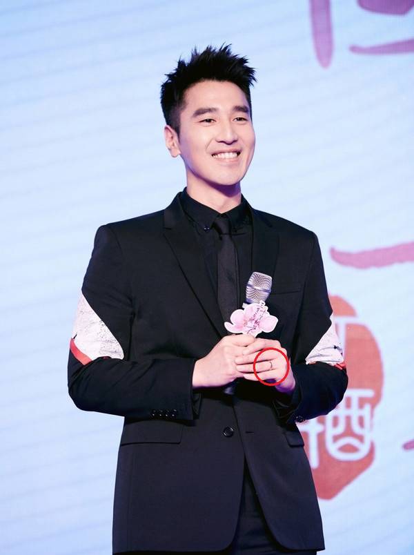 七夕求婚戒指,想给男朋友要七夕戒指高情商