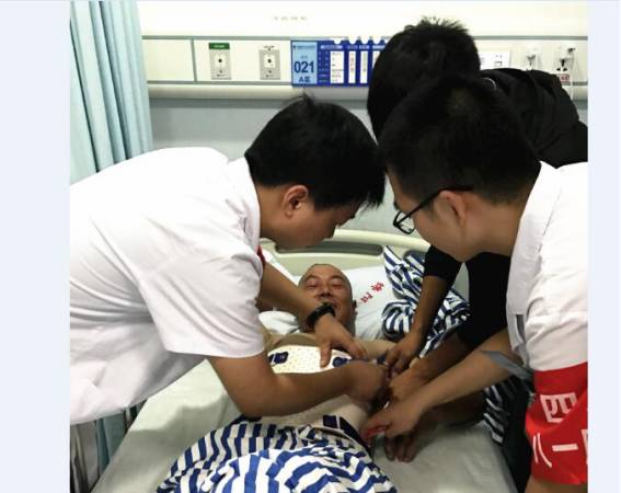 四川省八一康复辅具中心,抗震救灾医疗装备器材