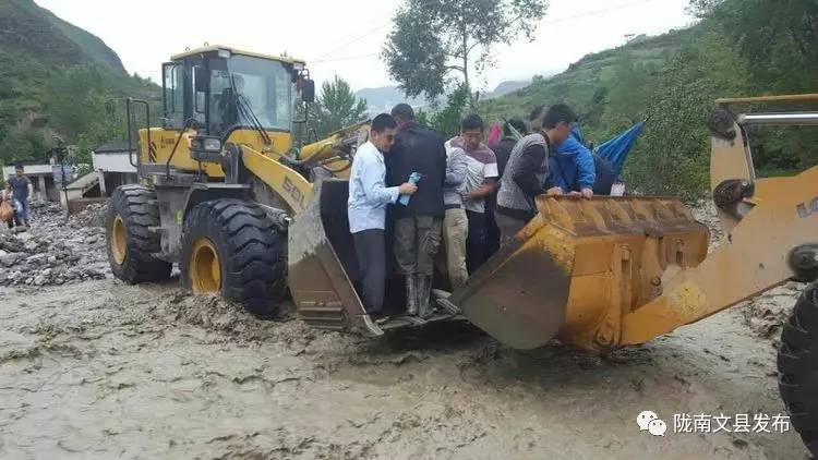 突如其来的冰雹让人措手不及,突如其来的地震告诉我们珍惜当下