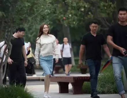 园区已经成为明星扎堆的地方！这里除了偶遇爱豆，还能当群演过戏瘾！