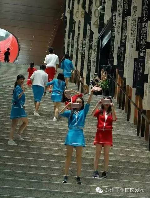 园区已经成为明星扎堆的地方！这里除了偶遇爱豆，还能当群演过戏瘾！