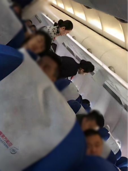 东航乘务员机长故事,东航乘务员拒绝戴口罩致飞机延误