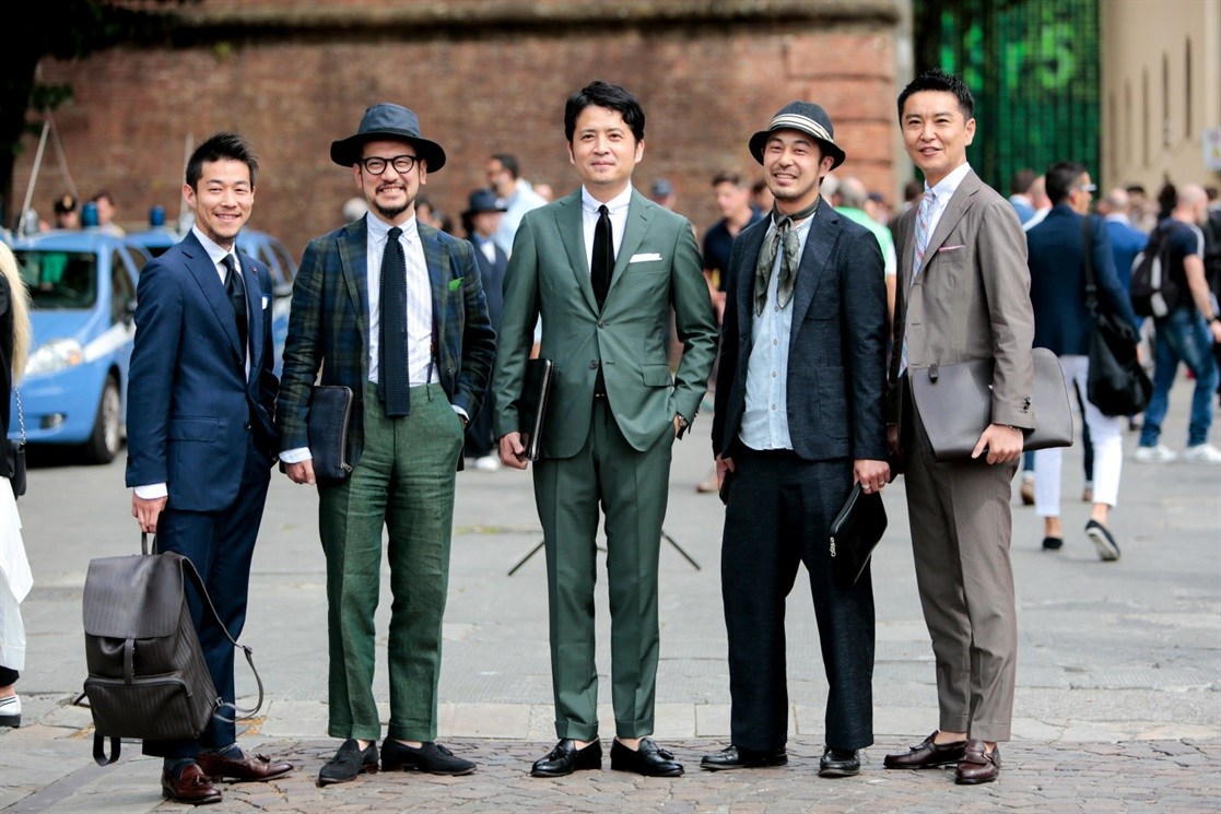 女人是蜈蚣精吗,女人都是蜈蚣精是什么意思