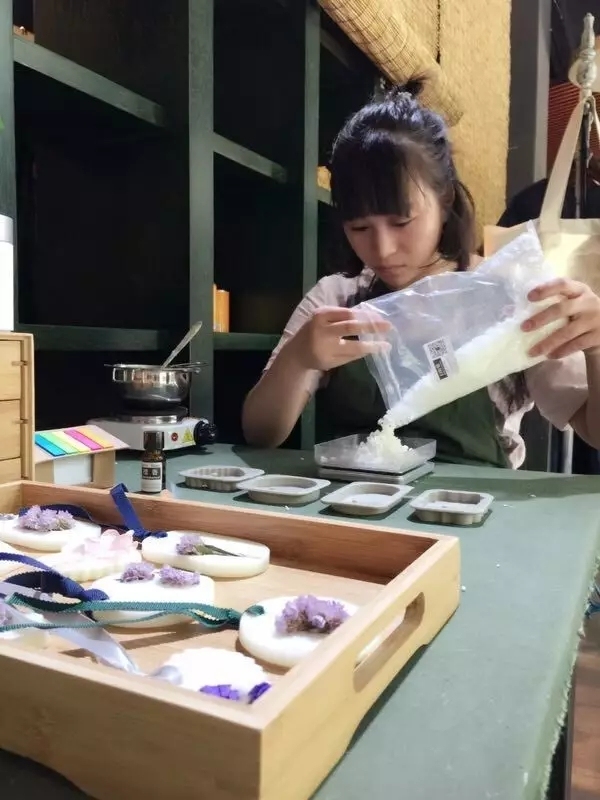 diy鎵嬪伐鍒朵綔铚＄墖,diy棣欐皼铚＄儧鏁欑▼