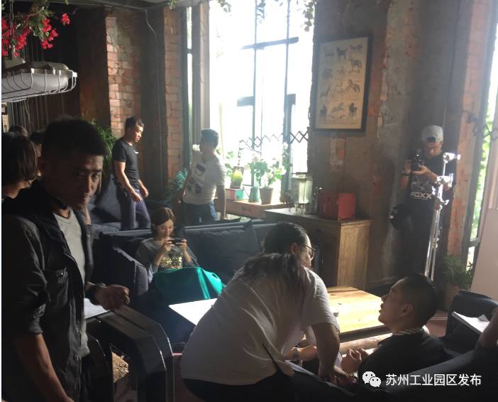 园区已经成为明星扎堆的地方！这里除了偶遇爱豆，还能当群演过戏瘾！