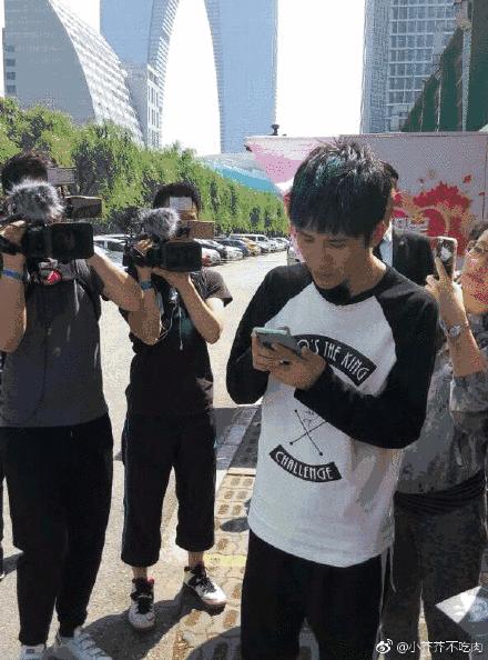 园区已经成为明星扎堆的地方！这里除了偶遇爱豆，还能当群演过戏瘾！