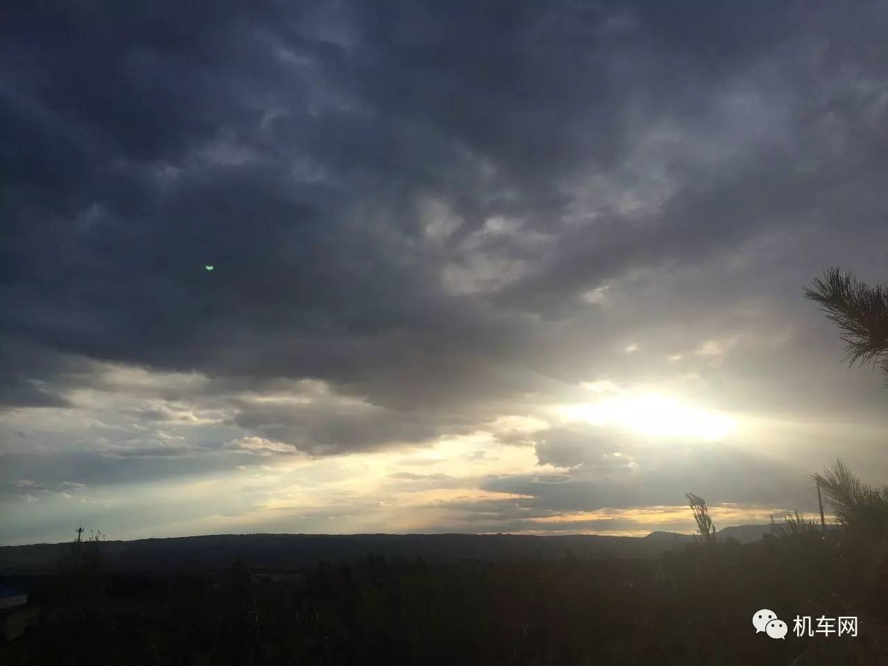 上班骑车好浪费，他请假骑着神车跑了趟天路