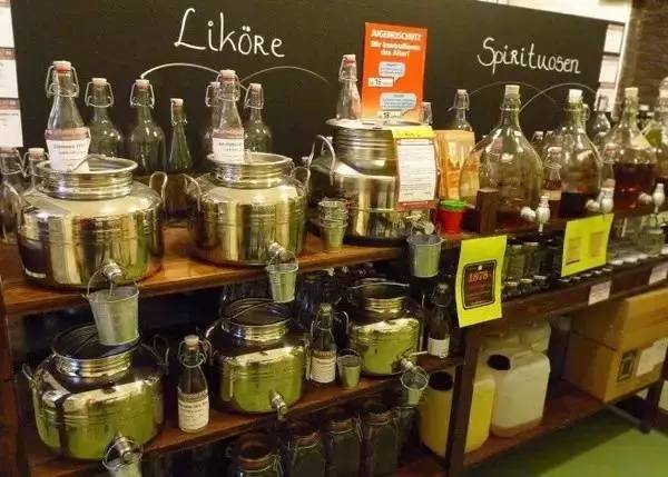 明明知道会倒闭，俩姑娘却还是开了这家零包装的超市，只为告诉你一件被忽略的事