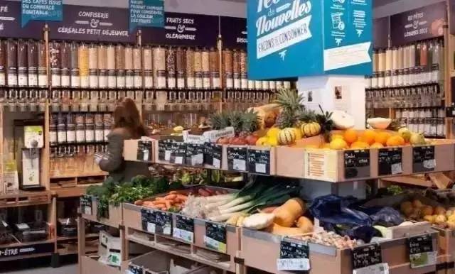 明明知道会倒闭，俩姑娘却还是开了这家零包装的超市，只为告诉你一件被忽略的事