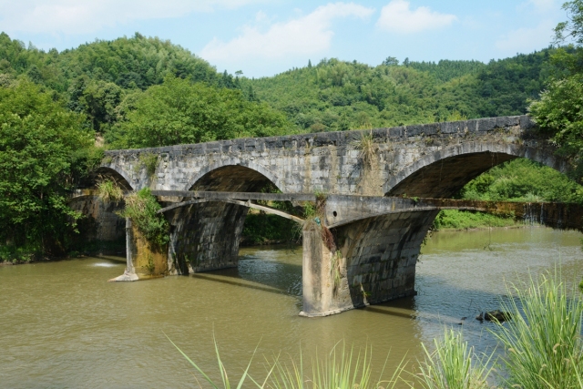「文艺北湖」郴州（北湖）本土诗人“解”《到西河去》等作品入选《诗歌世界》