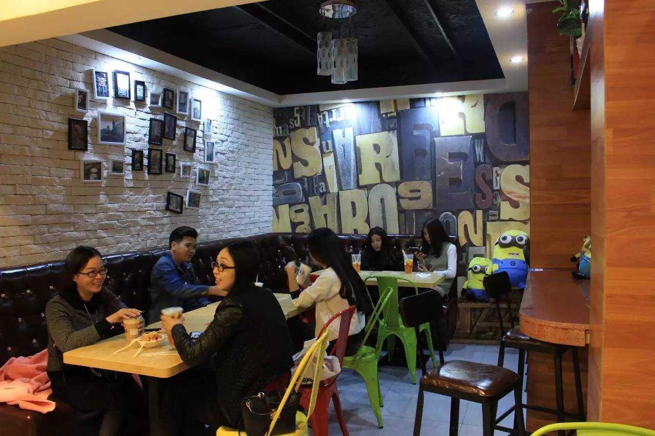 肇庆骑楼街的糖水店,肇庆端州菠萝糖水