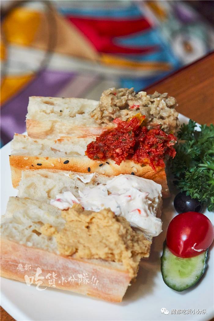 号称大使馆后厨，这块船型披萨在人广藏了7年