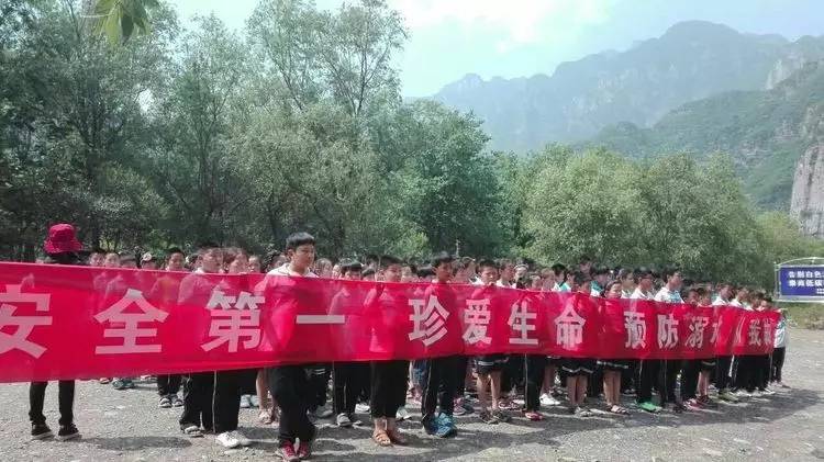 快乐童年放飞梦想诗歌,快乐校园梦想起航