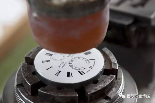 自带珠宝光泽还能百年不掉色的大明火珐琅，鬼知道它都经历了什么！｜小讲堂