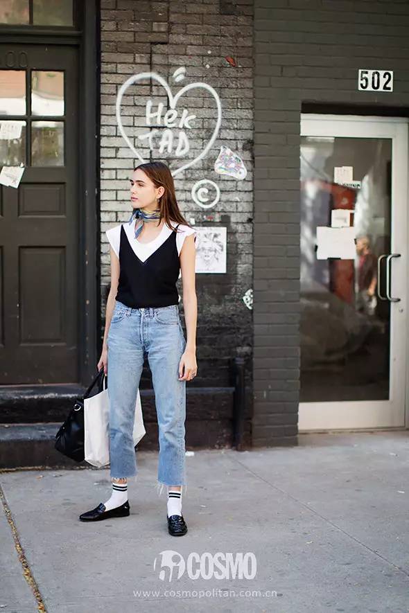 最近超火的网红袜子男,今年超流行的袜子男