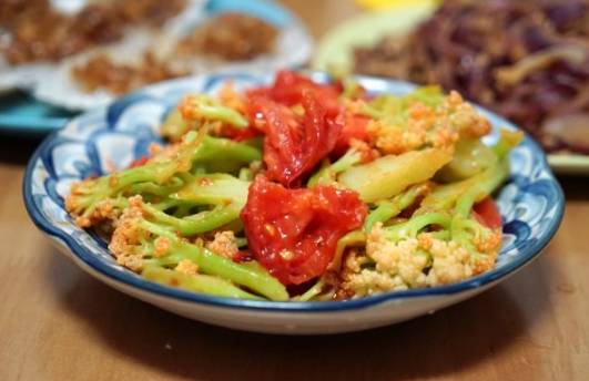 头油干枯分叉掉发用什么洗发水,精华液改善头发分叉干枯毛躁头油