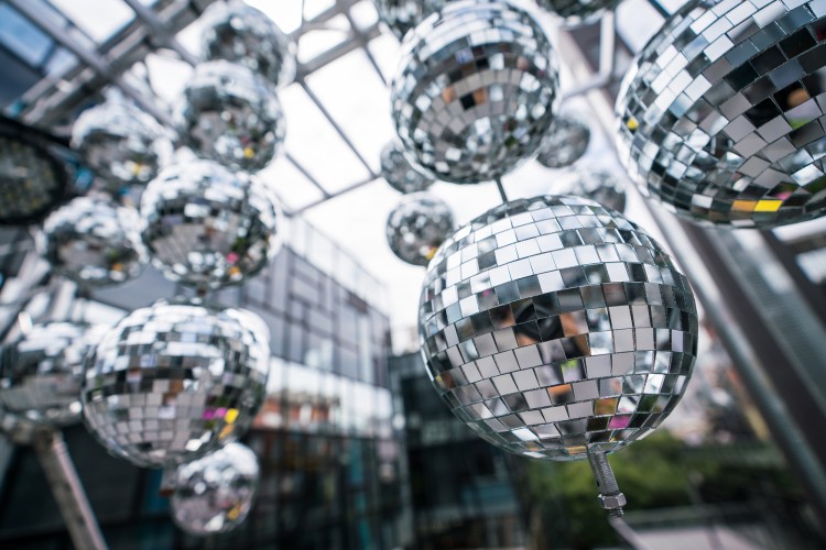 索尼fe35f2.0定焦镜头评测,索尼16-35全画幅广角