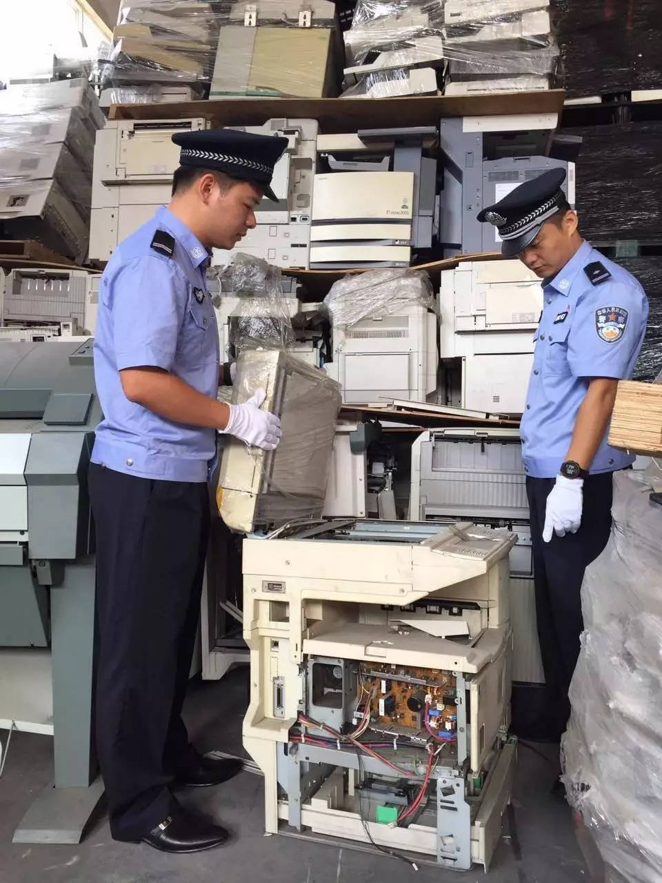 上海海关打掉走私团伙,打击二手走私复印机