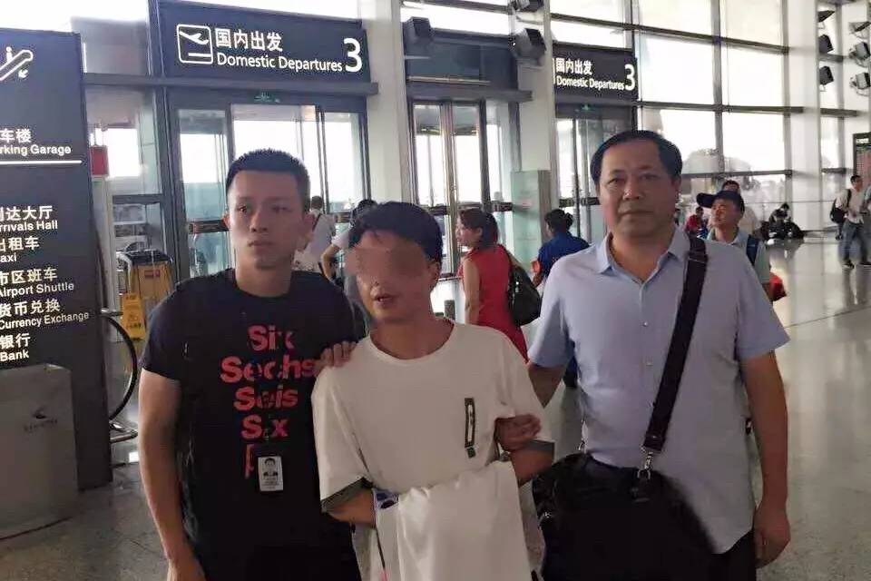 上海海关打掉走私团伙,打击二手走私复印机