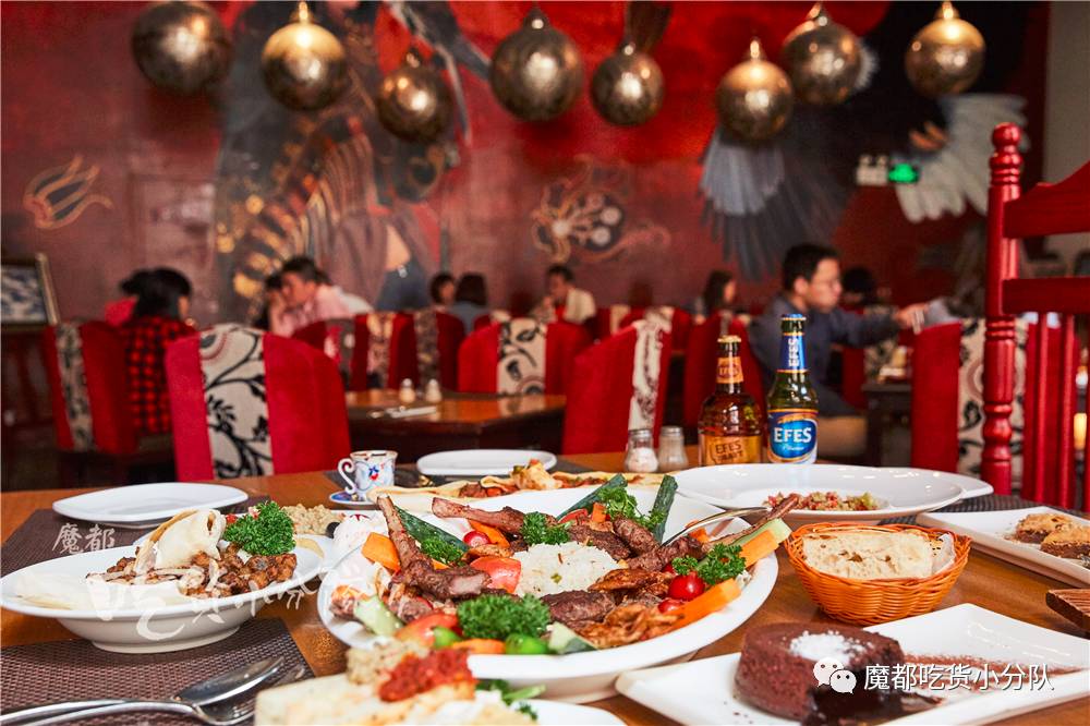 号称大使馆后厨，这块船型披萨在人广藏了7年