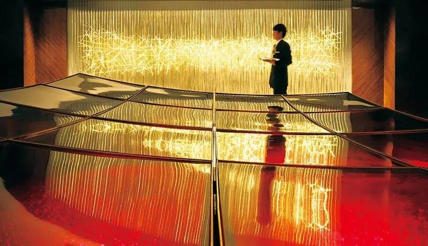 曾打造112.8万港元/㎡“亚洲之冠”的豪宅教父九龙仓,这次再造“国际精英艺术公馆”会不会把很多标杆项目甩到身后?