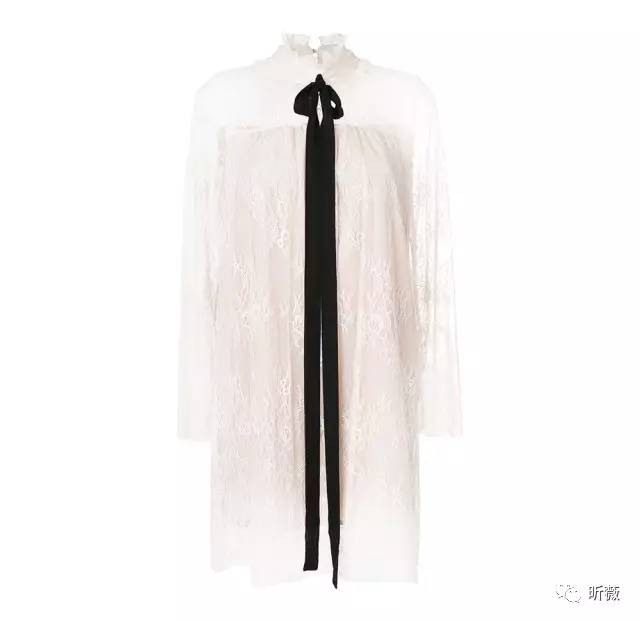 你的一字肩会让你增重10KG？还不是因为没有学习蔡依林的“露一半”穿法！