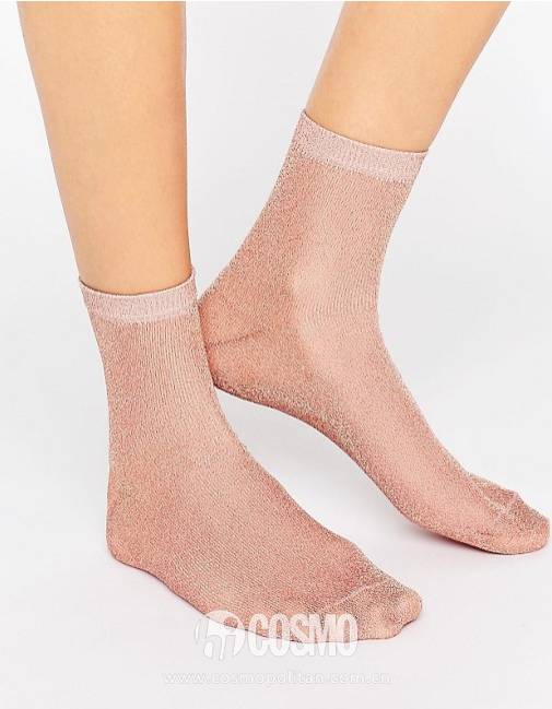 最近超火的网红袜子男,今年超流行的袜子男