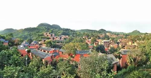 东风韵和可邑小镇哪个好玩,可邑民族文化生态旅游村