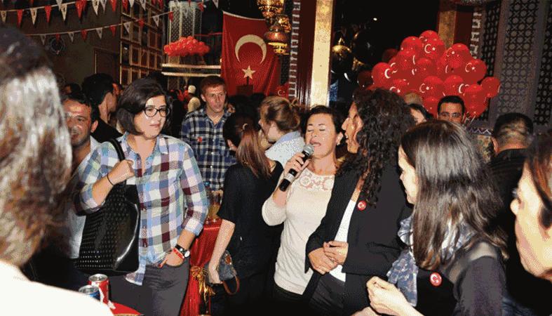 号称大使馆后厨，这块船型披萨在人广藏了7年