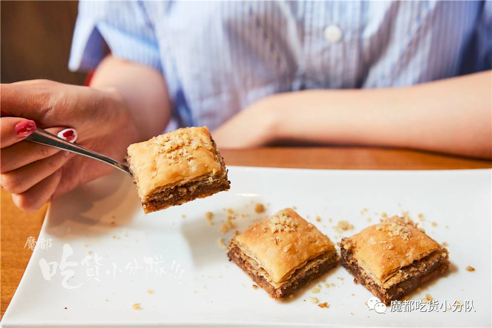 号称大使馆后厨，这块船型披萨在人广藏了7年