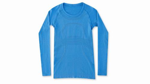 夜跑必备六大装备女,适合女生跑马的套装