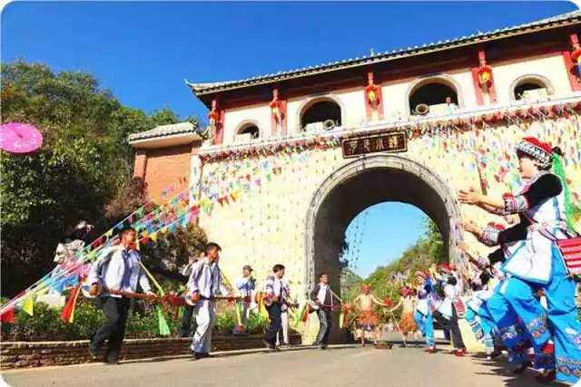 东风韵和可邑小镇哪个好玩,可邑民族文化生态旅游村