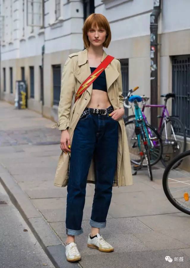 你的一字肩会让你增重10KG？还不是因为没有学习蔡依林的“露一半”穿法！