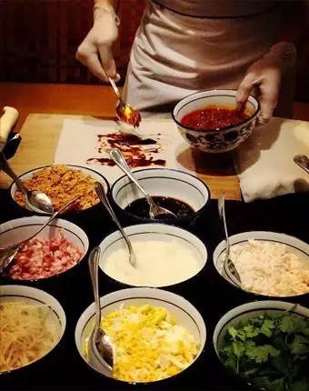 遭“我们是谁”漫画爆袭后,论如何用美食来治愈小确丧?