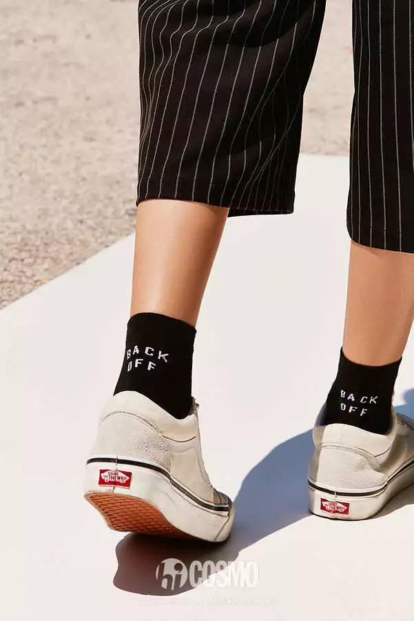 最近超火的网红袜子男,今年超流行的袜子男