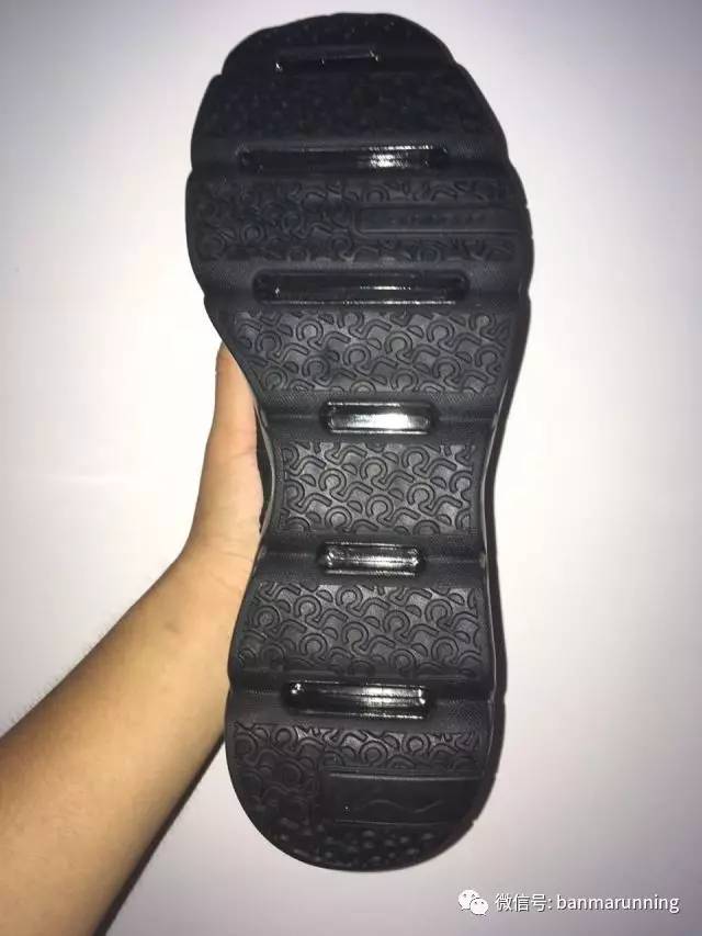 400左右又轻又有缓震的跑鞋,国产跑鞋大体重减震效果好的鞋