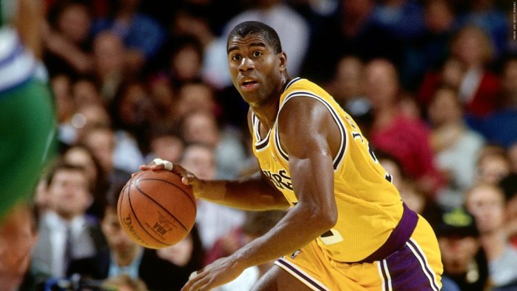 美球迷热议魔术师放到现在联盟什么水平?没有3分他吃得开么