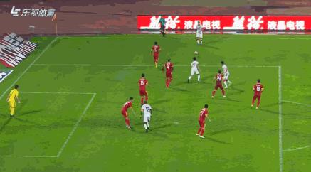 半场战报：詹姆斯头球破僵，亚泰0-1辽宁