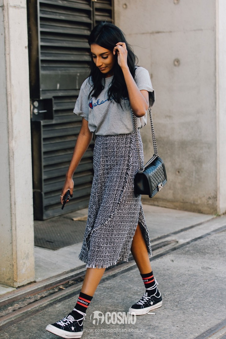 最近超火的网红袜子男,今年超流行的袜子男