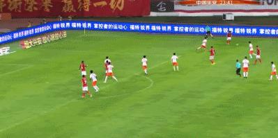 半场：高拉特头球破门，恒大1-0鲁能