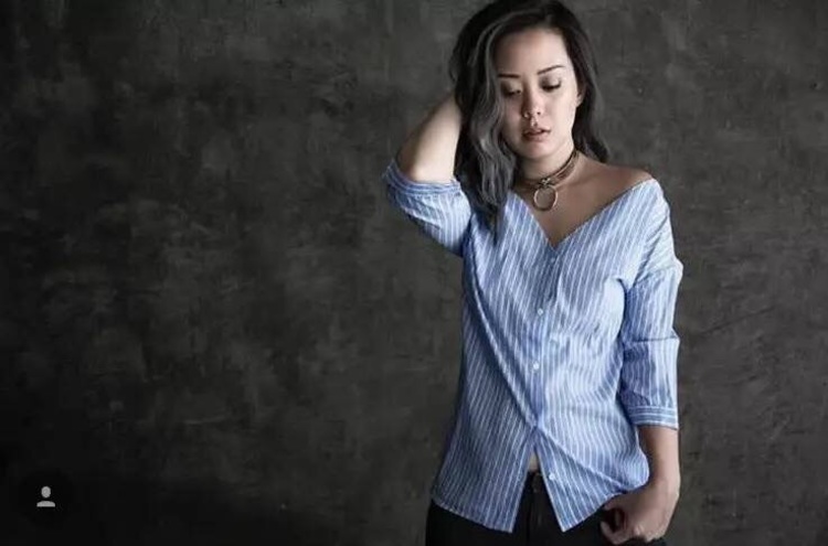 ins美妆博主，装扮世界的精灵