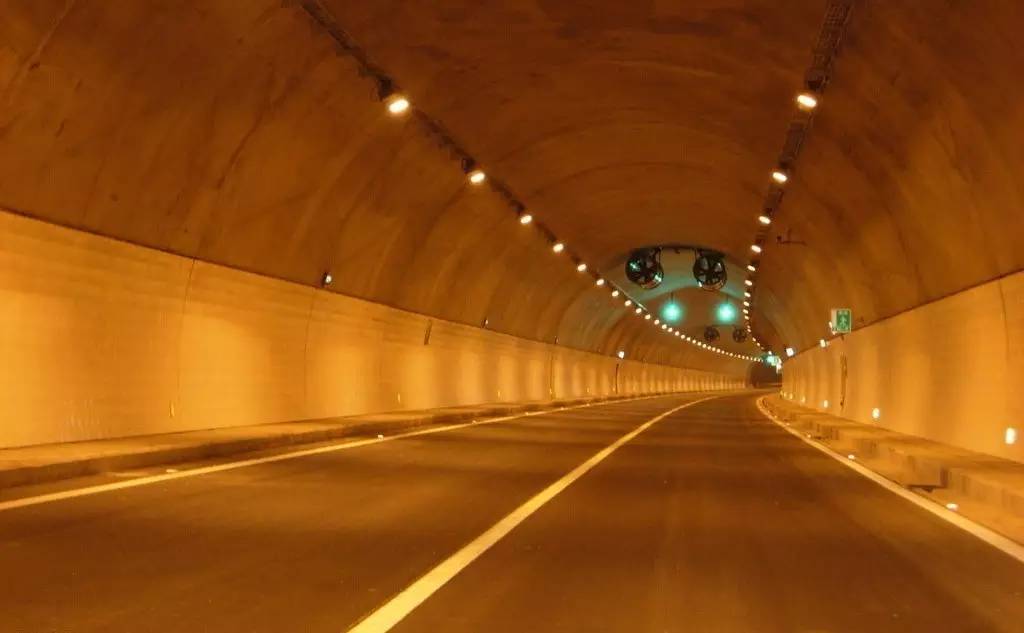 开车防阳光的最好方法,开车强光怎么防护