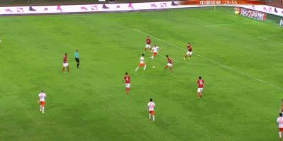 半场：高拉特头球破门，恒大1-0鲁能