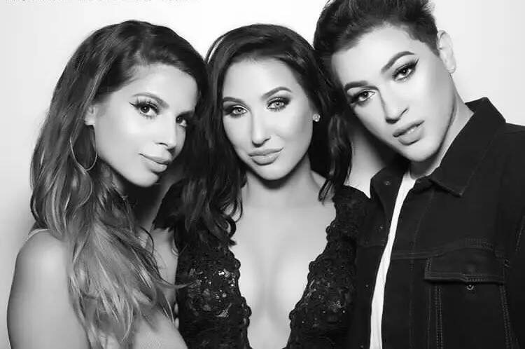 ins美妆博主，装扮世界的精灵