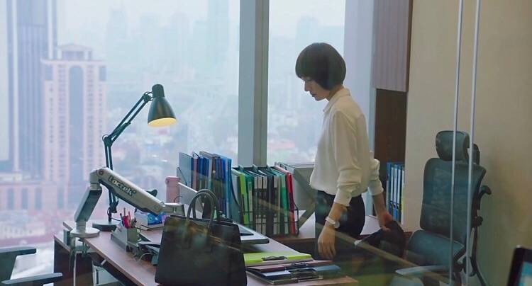 她是我追完《我的前半生》的唯一动力,可是这样的唐晶,实在让人太心疼了!